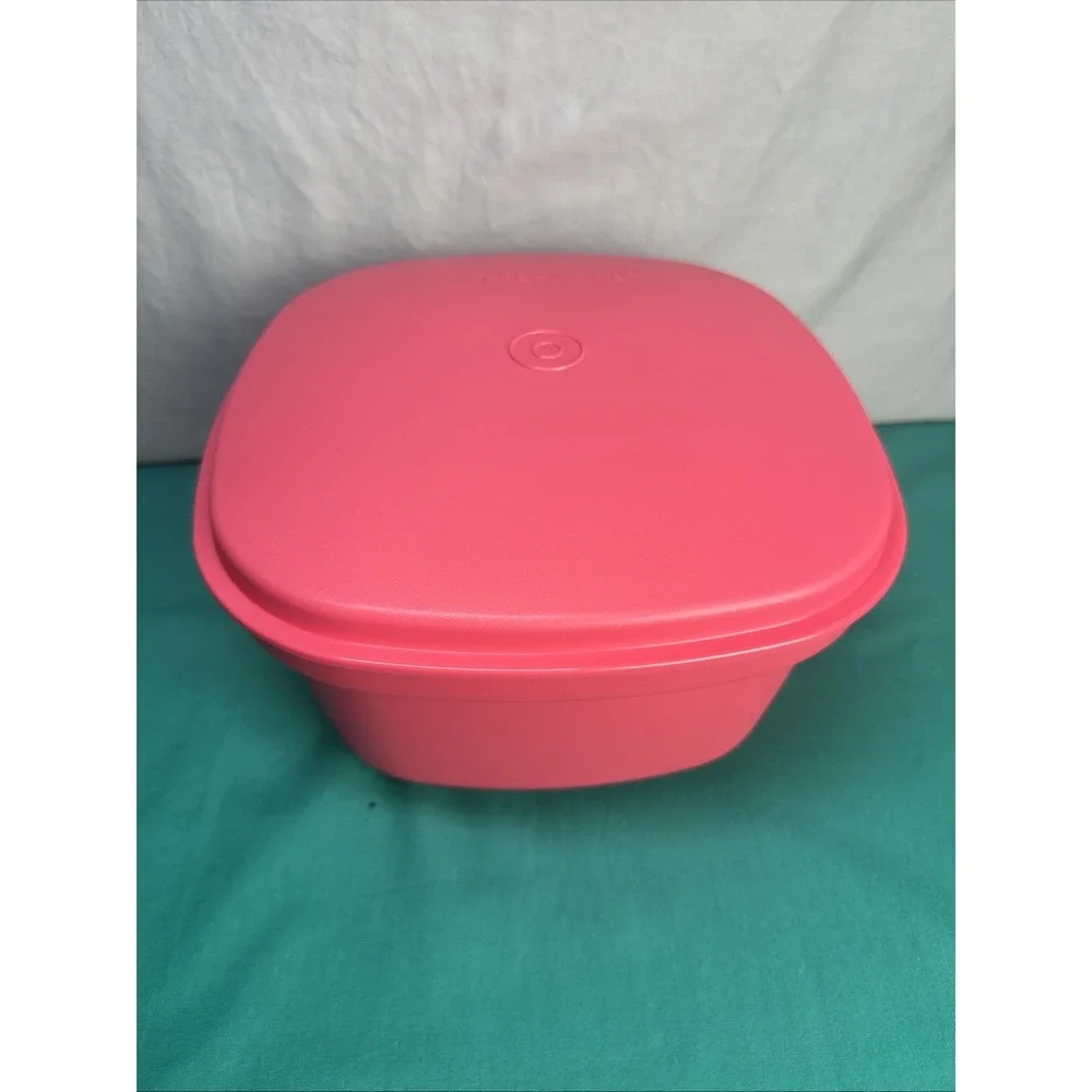 Tupperware multi server